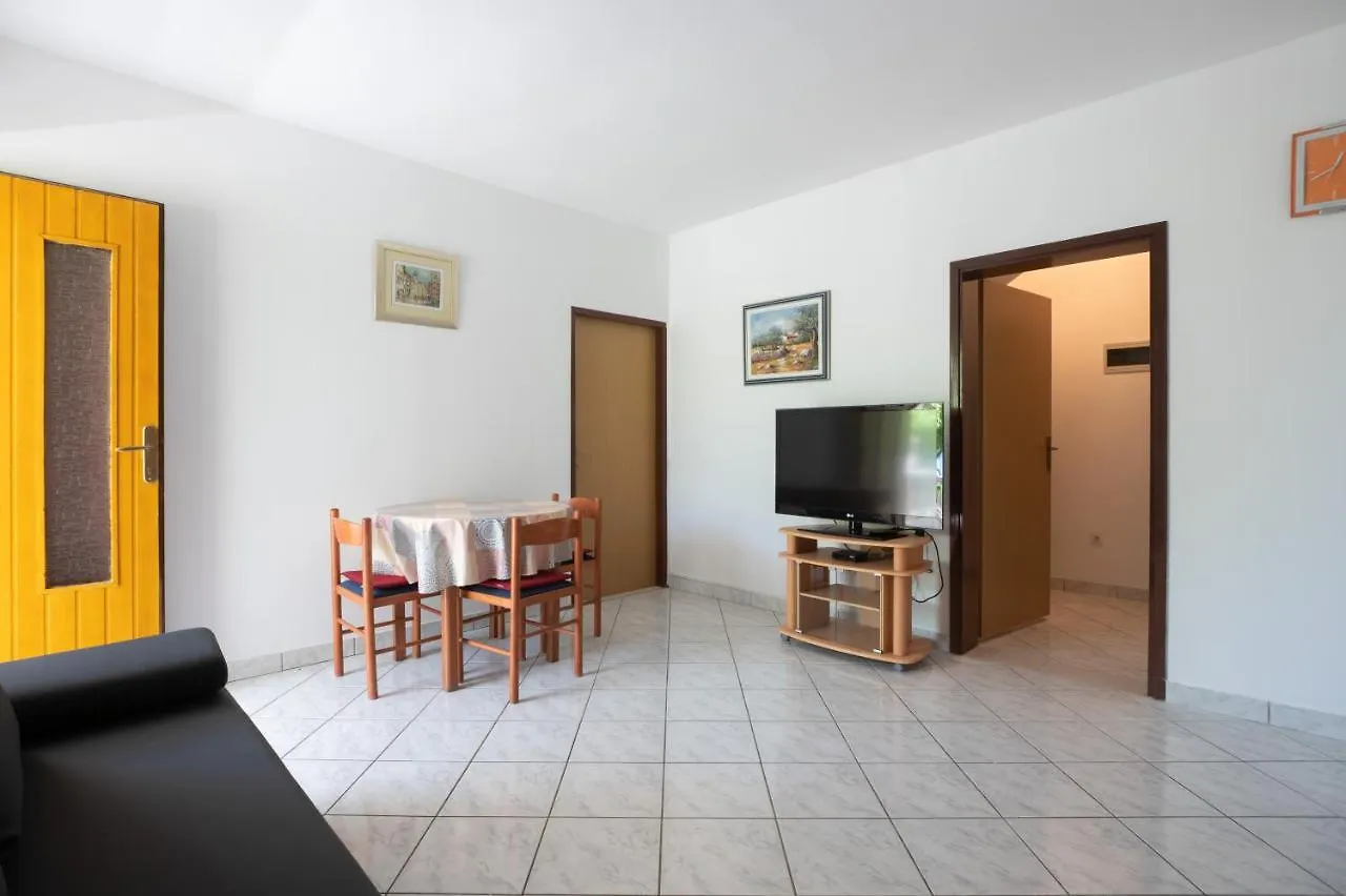 Four Olives Appartement Turanj 0*,  Kroatië